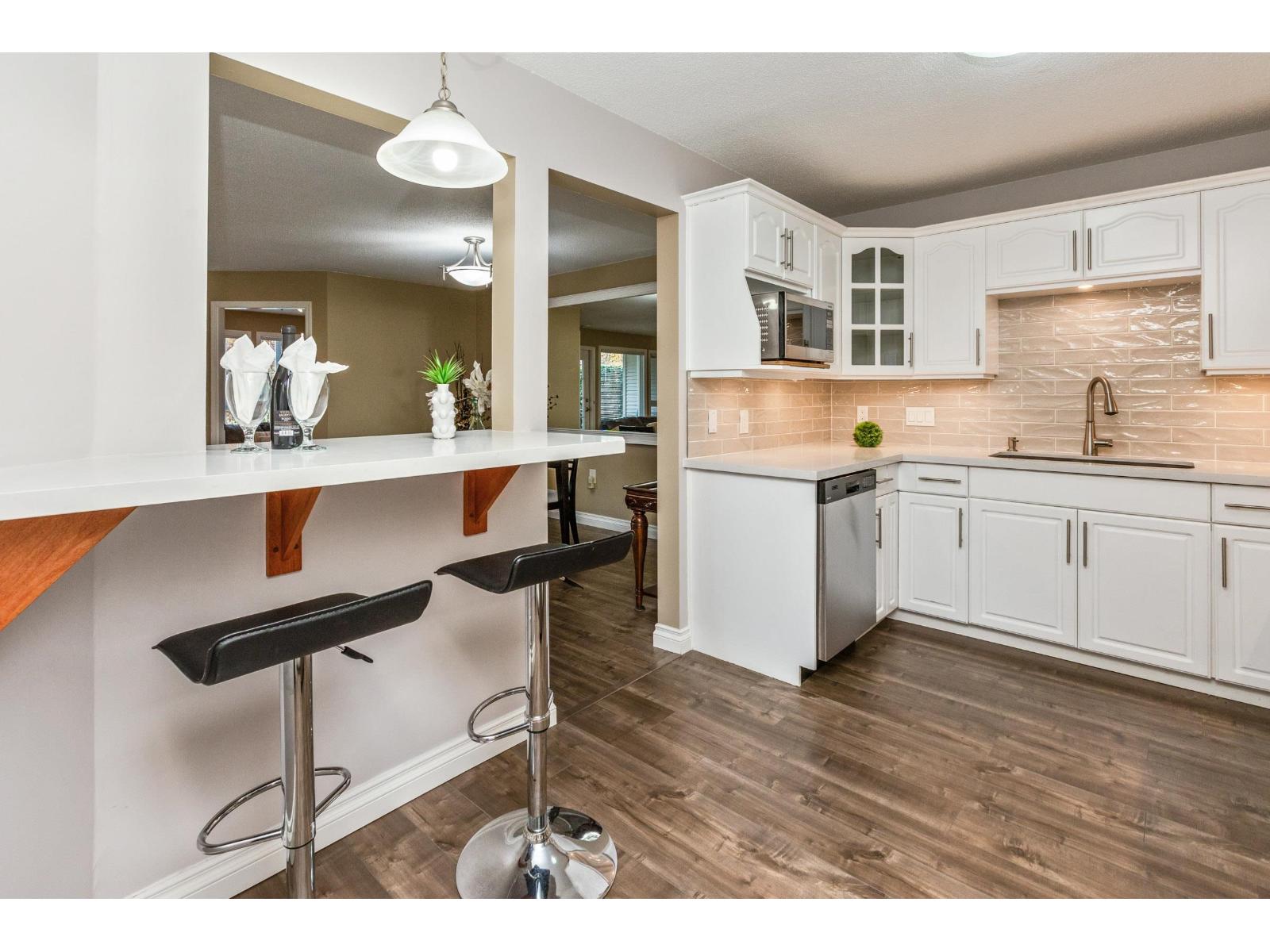 103 17740 58a Avenue, Surrey, British Columbia  V3S 8M5 - Photo 2 - R3067831