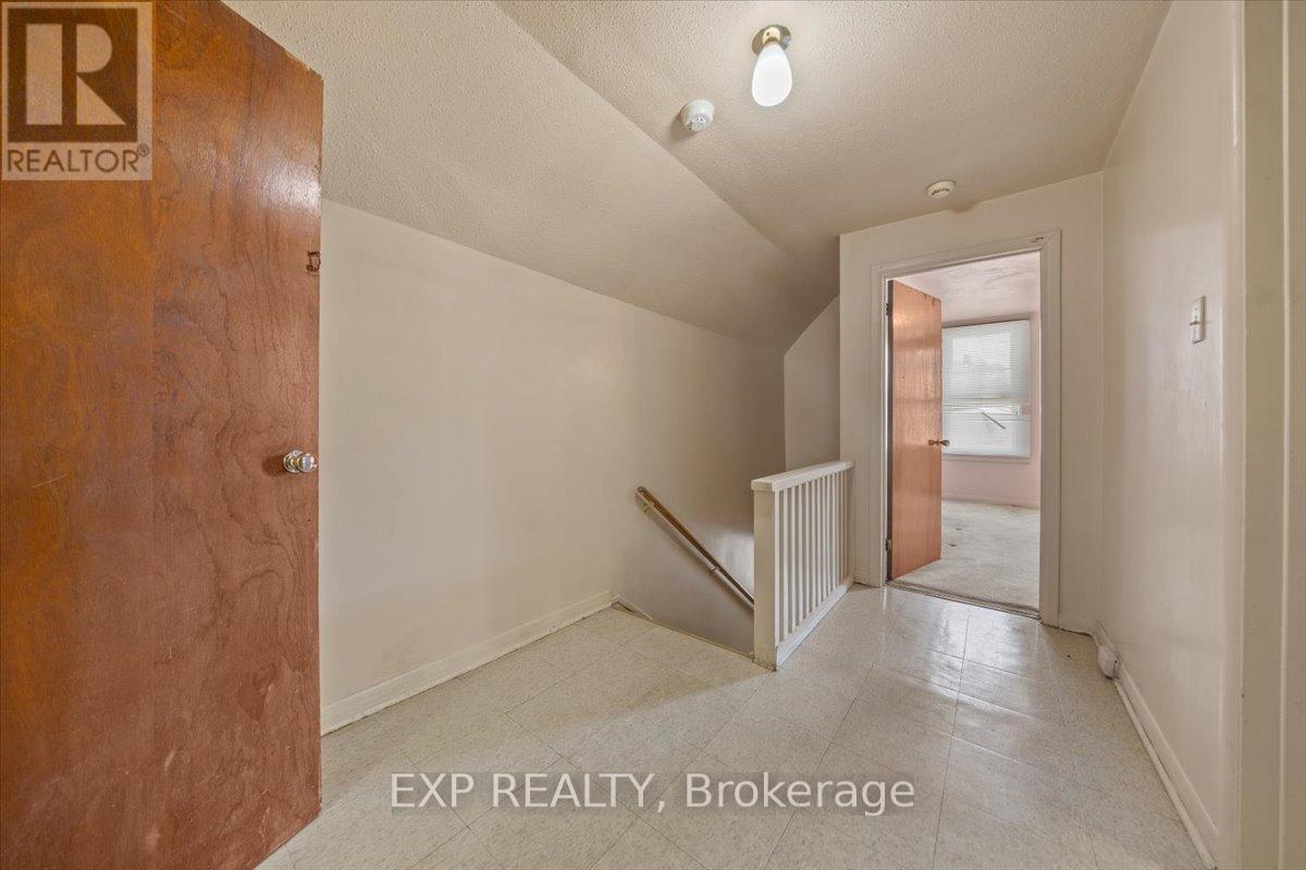 198 Hinchey Avenue, Ottawa, Ontario K1Y 1L7 - Photo 25 - X12552676