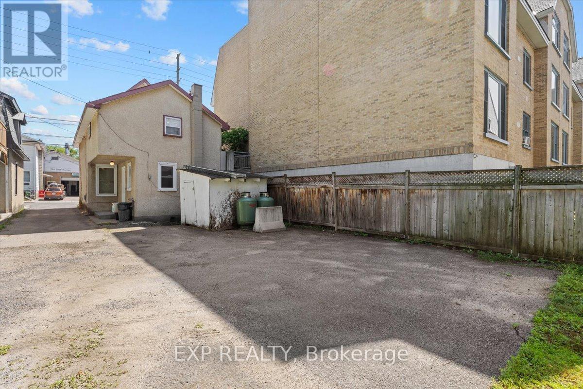 198 Hinchey Avenue, Ottawa, Ontario K1Y 1L7 - Photo 28 - X12552676