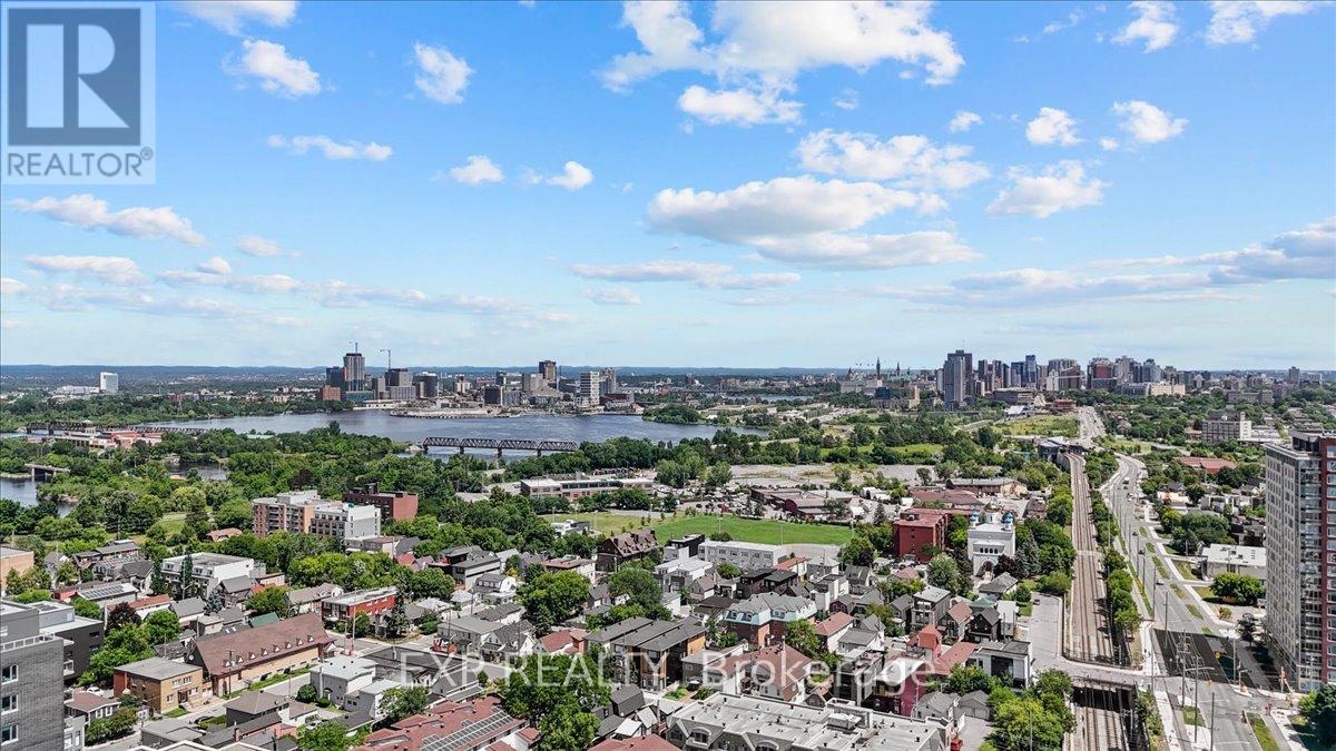 198 Hinchey Avenue, Ottawa, Ontario K1Y 1L7 - Photo 36 - X12552676