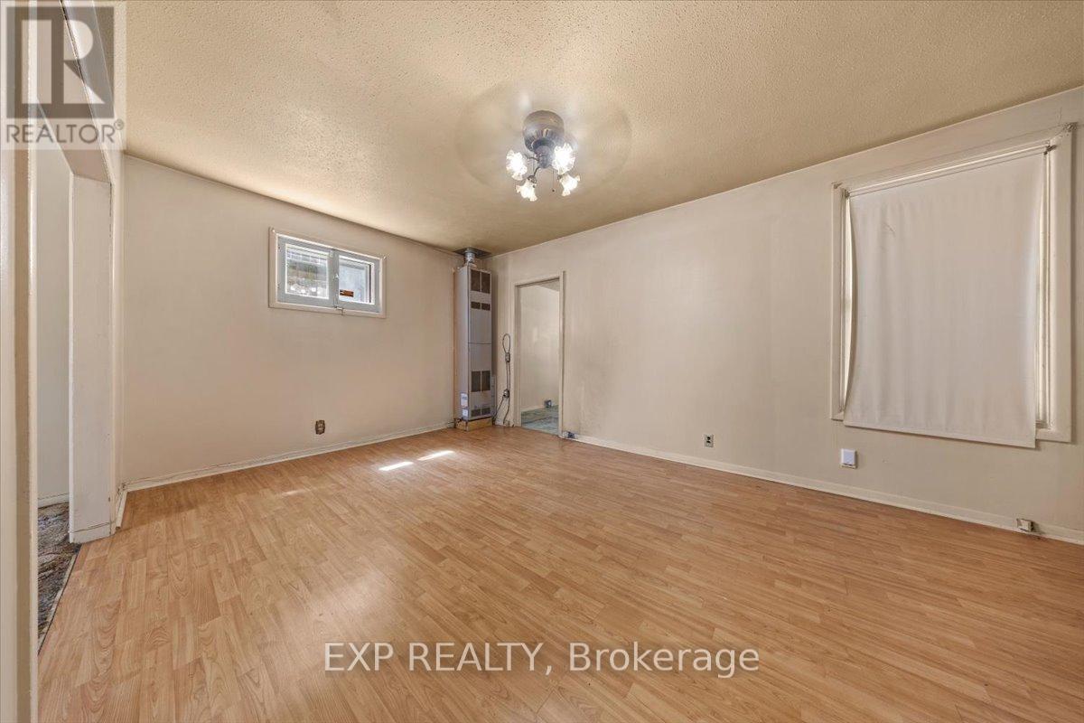 198 Hinchey Avenue, Ottawa, Ontario K1Y 1L7 - Photo 6 - X12552676