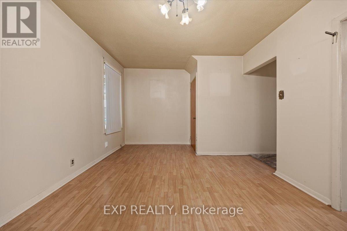 198 Hinchey Avenue, Ottawa, Ontario K1Y 1L7 - Photo 7 - X12552676