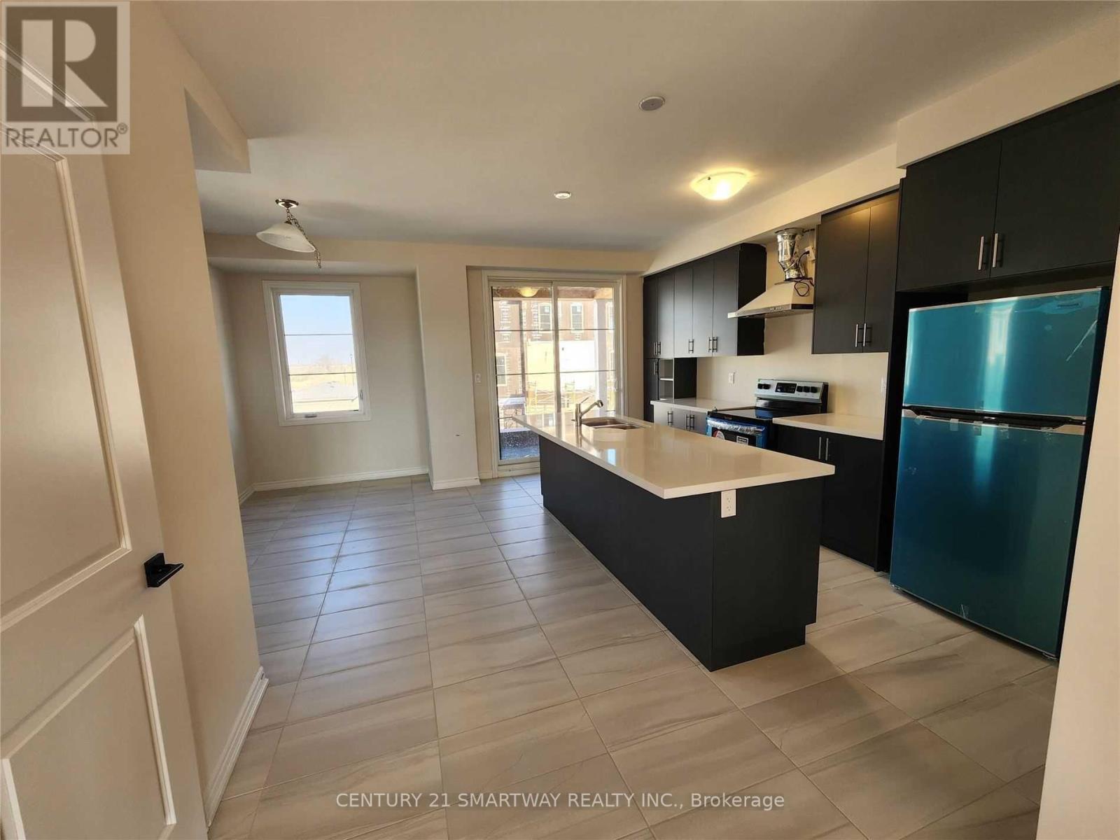 52 Vestry Way, Brampton, Ontario  L6P 4N7 - Photo 10 - W12552494