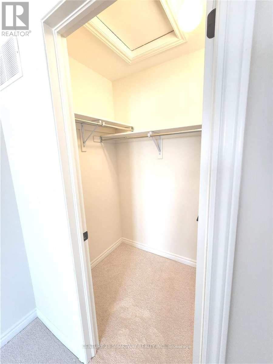 52 Vestry Way, Brampton, Ontario  L6P 4N7 - Photo 19 - W12552494