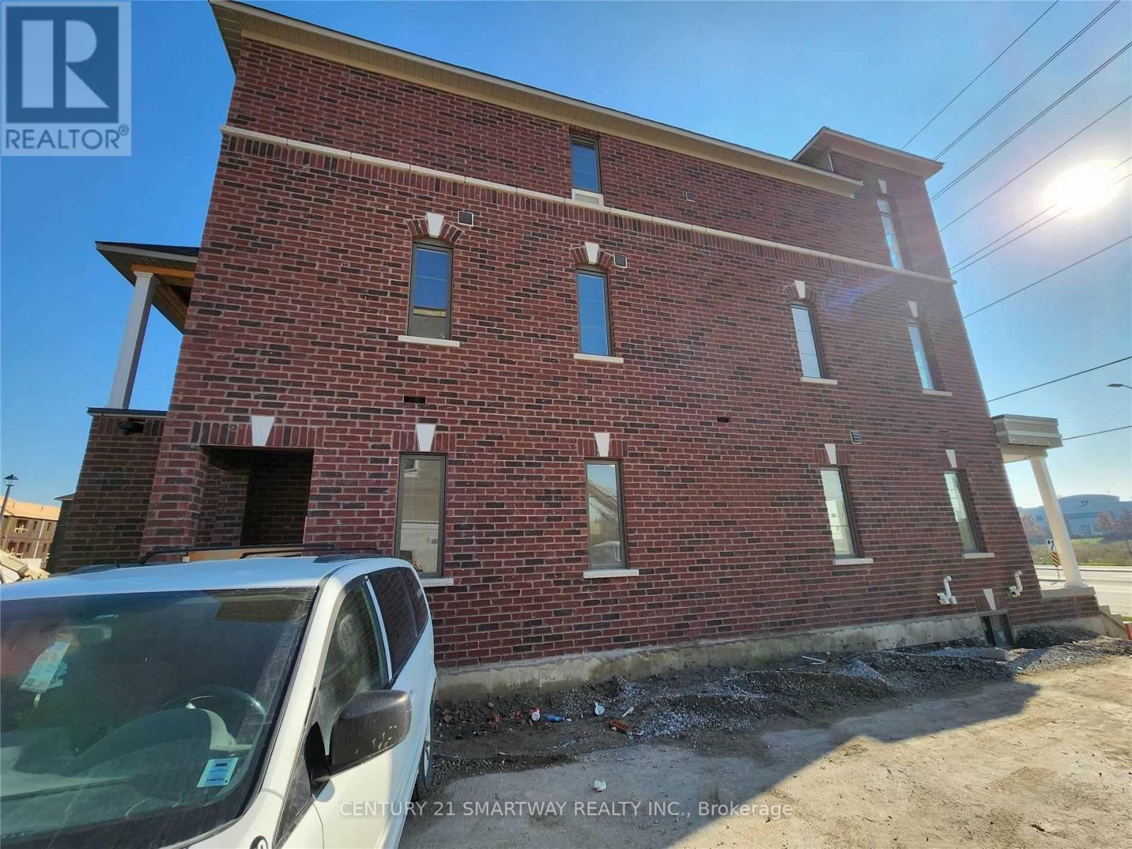 52 Vestry Way, Brampton, Ontario  L6P 4N7 - Photo 3 - W12552494