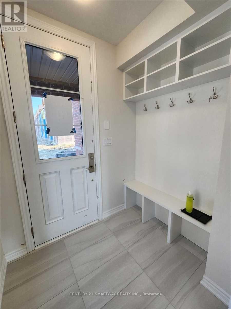 52 Vestry Way, Brampton, Ontario  L6P 4N7 - Photo 4 - W12552494