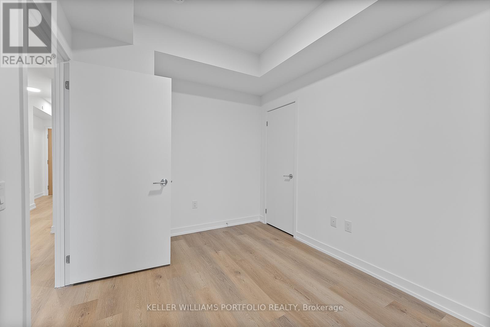 701 - 395 Square One Drive, Mississauga, Ontario  L5B 0P6 - Photo 19 - W12552502