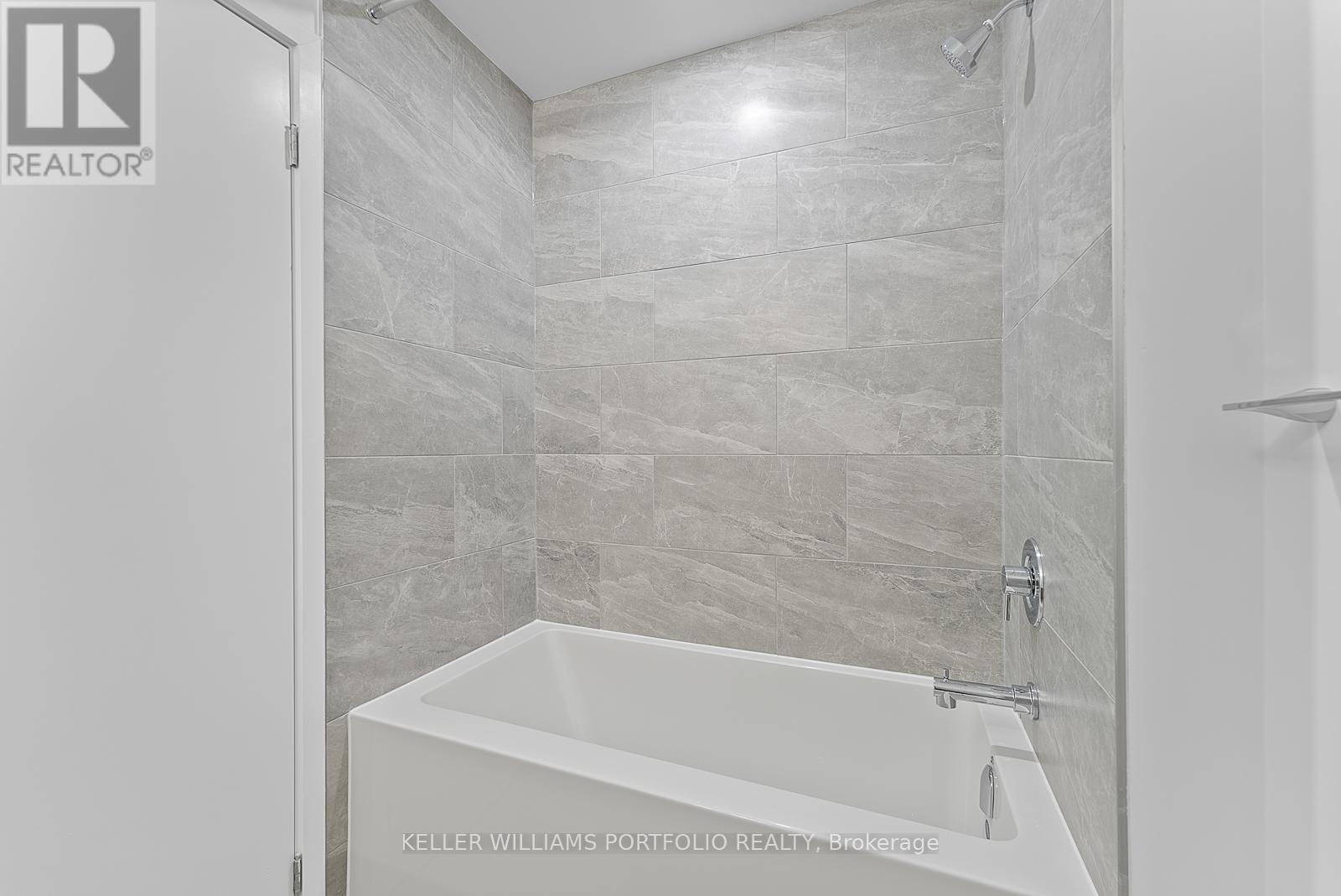 701 - 395 Square One Drive, Mississauga, Ontario  L5B 0P6 - Photo 25 - W12552502