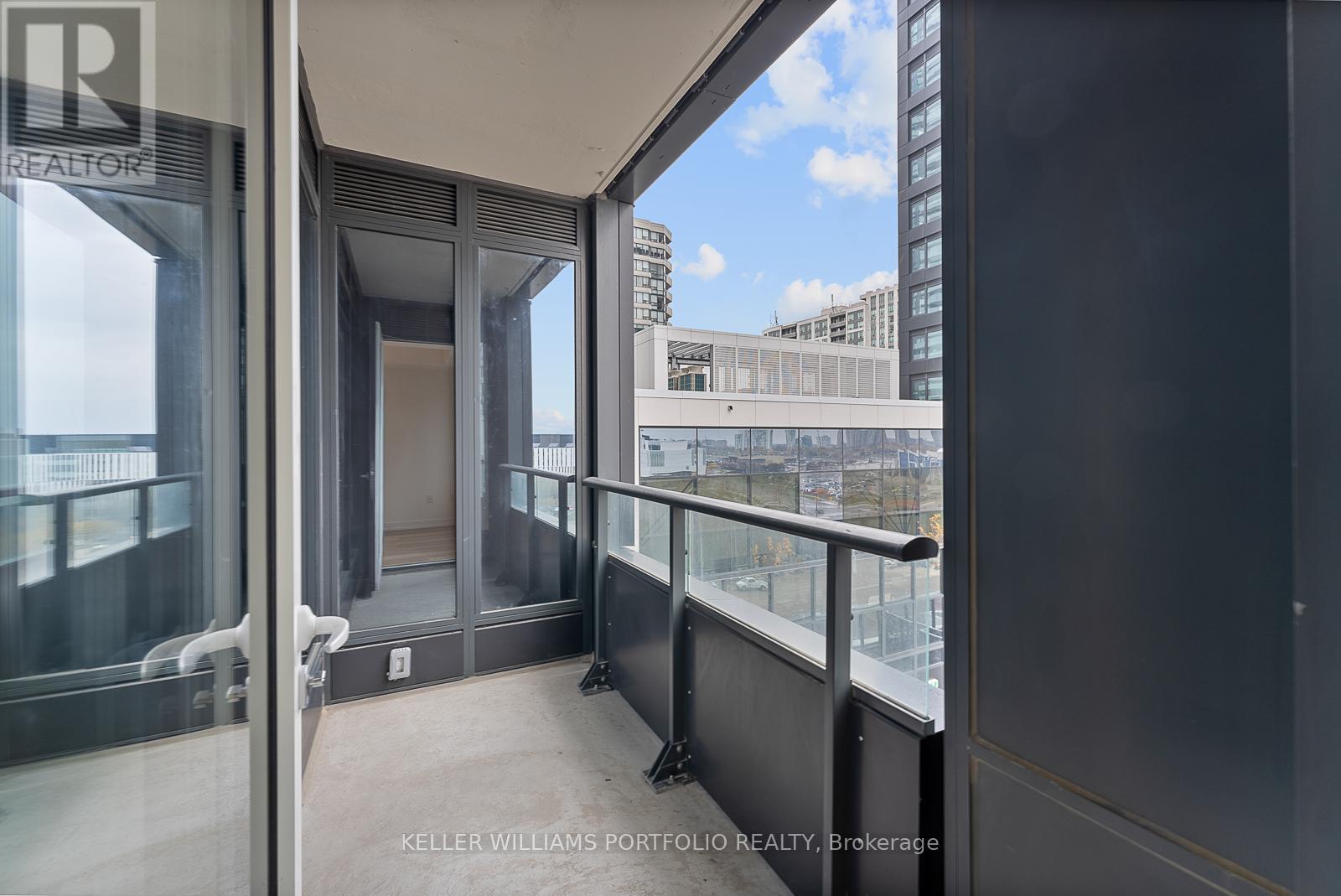 701 - 395 Square One Drive, Mississauga, Ontario  L5B 0P6 - Photo 27 - W12552502