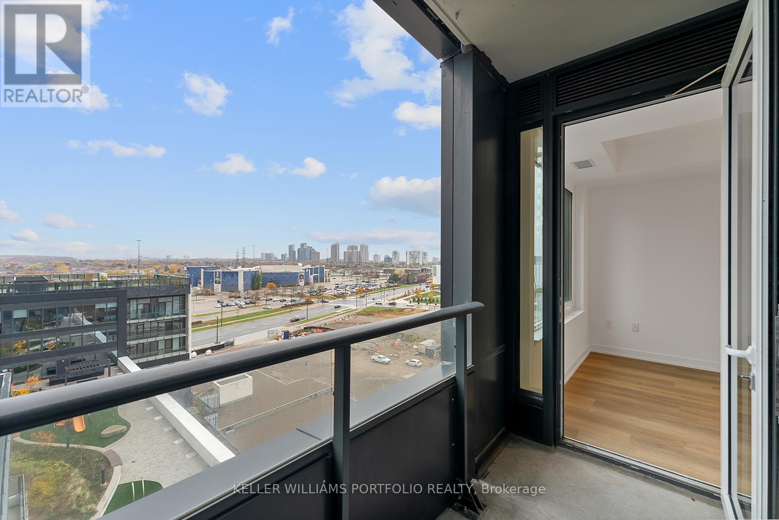 701 - 395 Square One Drive, Mississauga, Ontario  L5B 0P6 - Photo 28 - W12552502