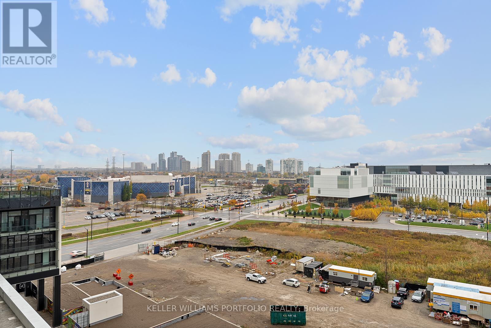 701 - 395 Square One Drive, Mississauga, Ontario  L5B 0P6 - Photo 29 - W12552502