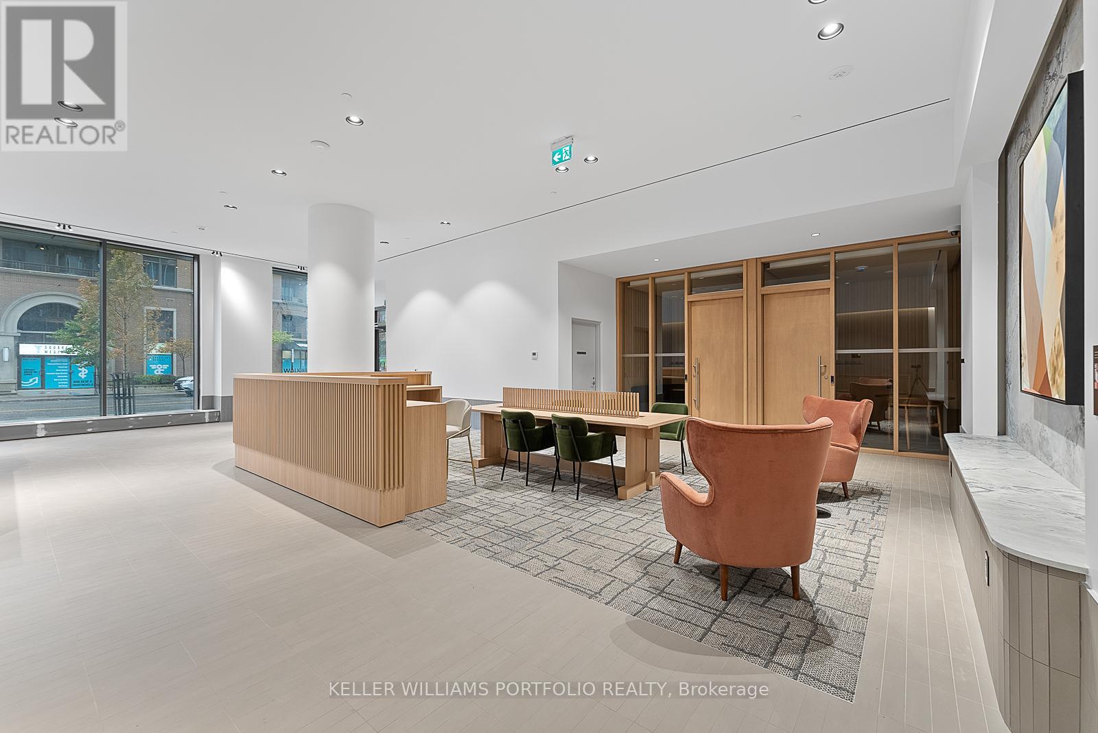 701 - 395 Square One Drive, Mississauga, Ontario  L5B 0P6 - Photo 31 - W12552502