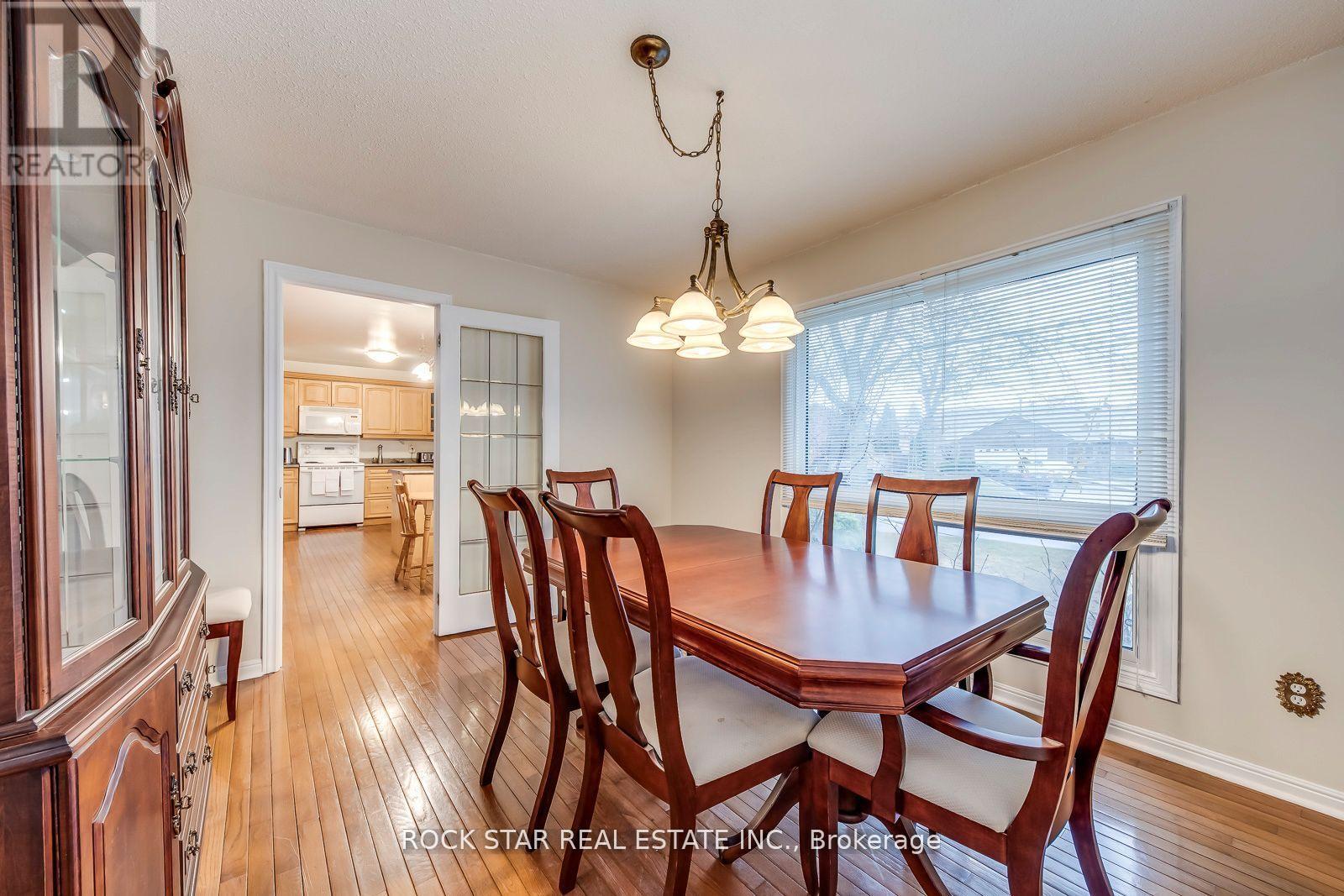 14 Cairnmore Court, Brampton, Ontario  L6Z 1T6 - Photo 10 - W12552552