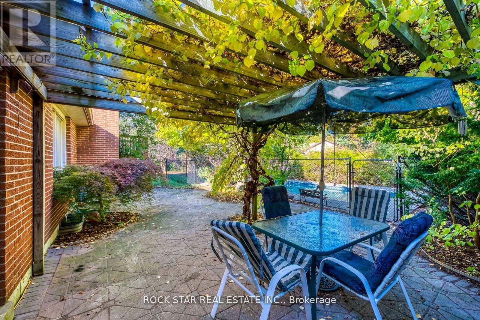 14 Cairnmore Court, Brampton, Ontario  L6Z 1T6 - Photo 37 - W12552552