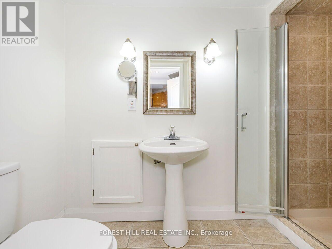 1575 Samuelson Circle, Mississauga, Ontario  L5N 8A2 - Photo 27 - W12552566