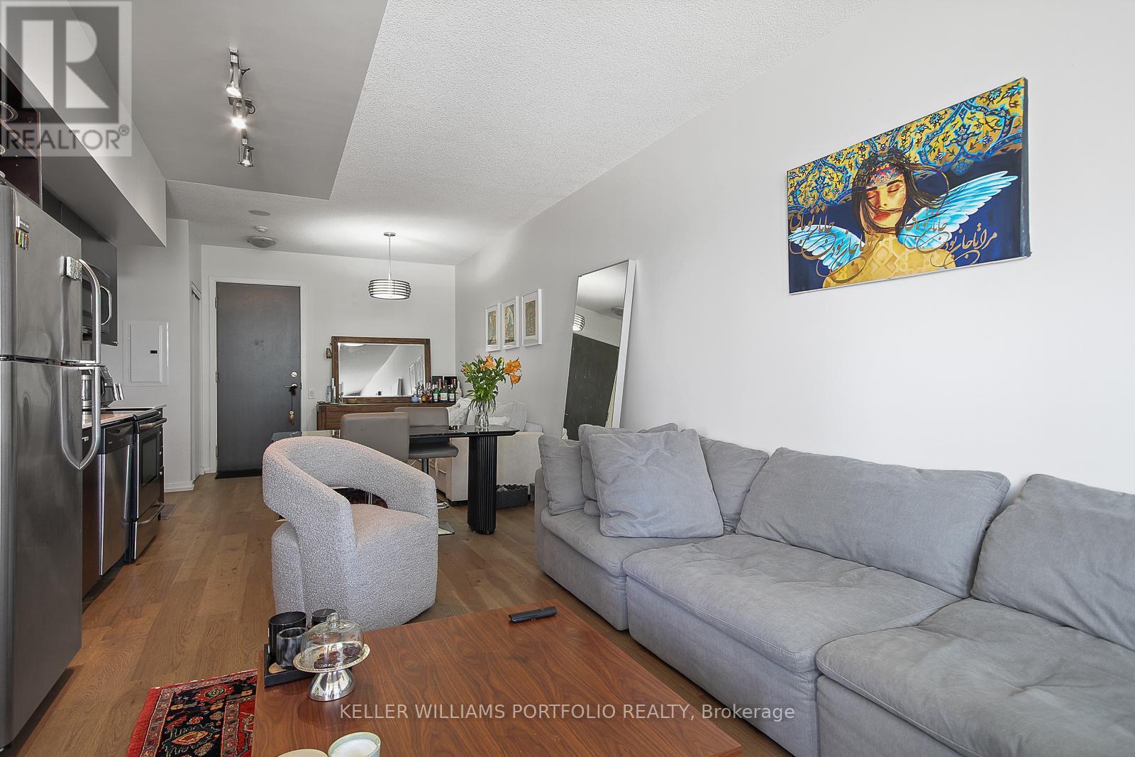 515 - 105 The Queensway Avenue, Toronto, Ontario  M6G 5B5 - Photo 10 - W12552568