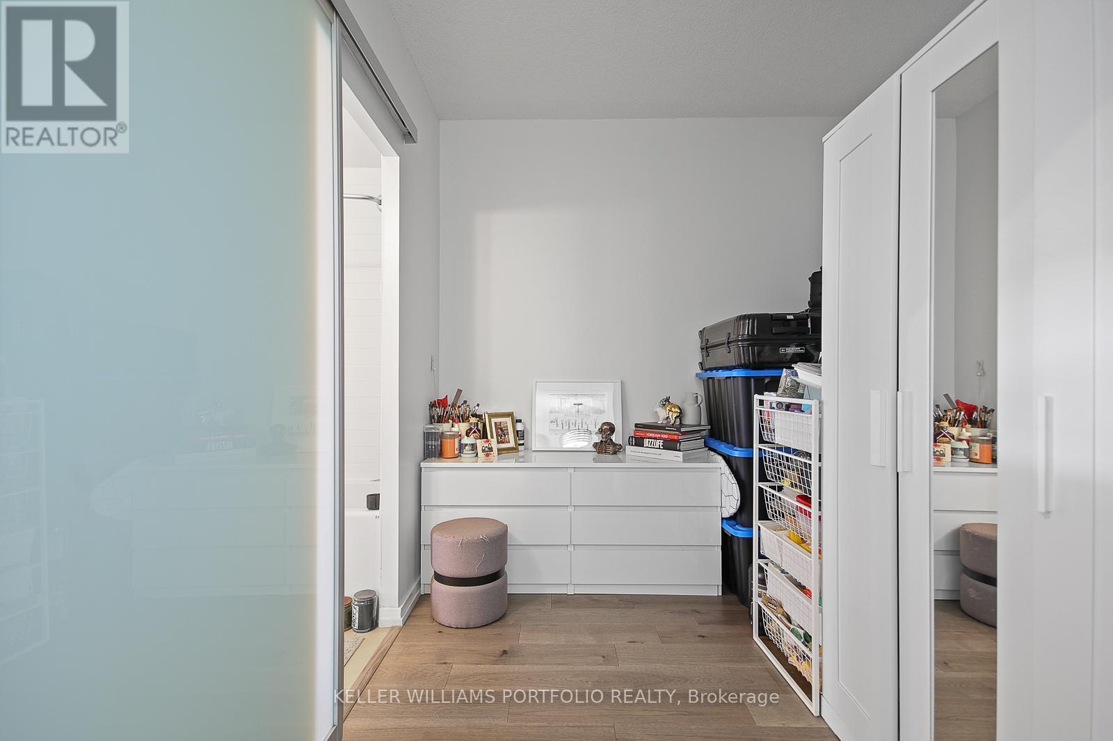 515 - 105 The Queensway Avenue, Toronto, Ontario  M6G 5B5 - Photo 18 - W12552568