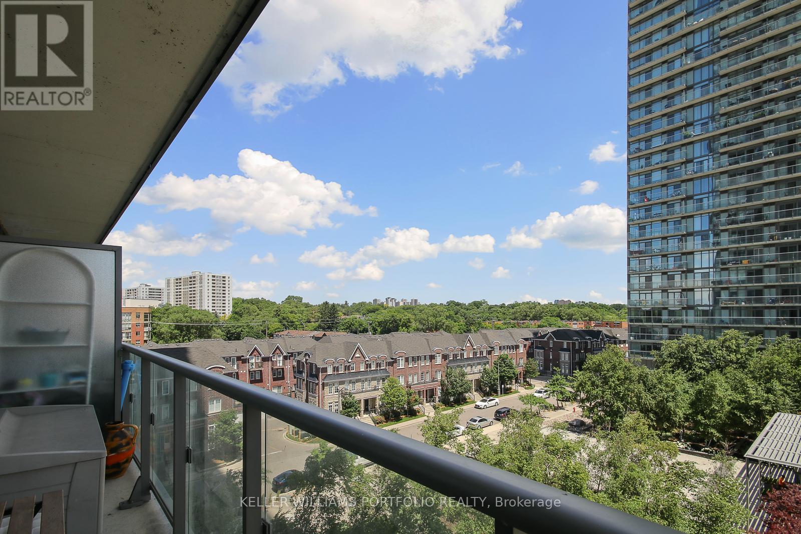 515 - 105 The Queensway Avenue, Toronto, Ontario  M6G 5B5 - Photo 22 - W12552568