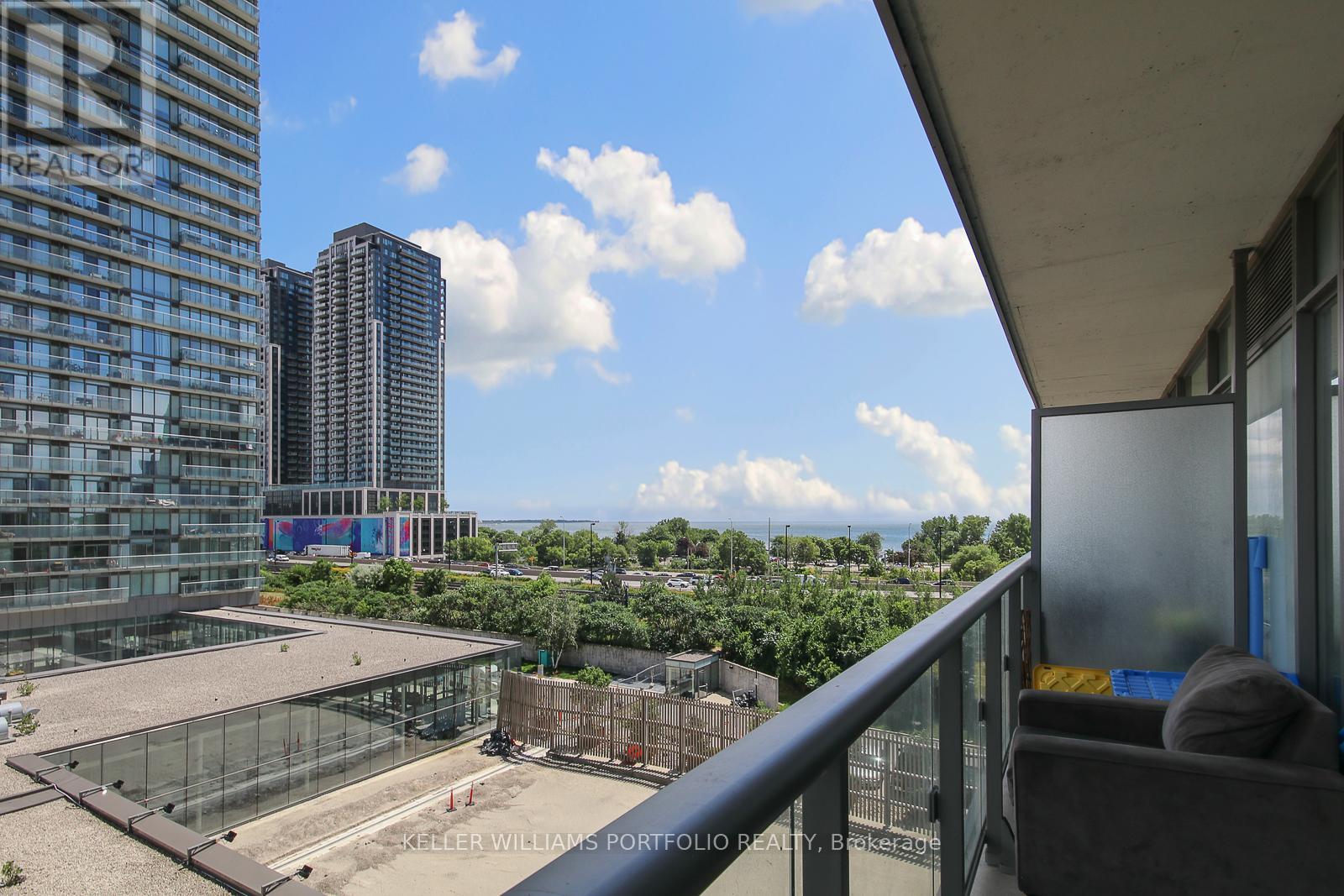 515 - 105 The Queensway Avenue, Toronto, Ontario  M6G 5B5 - Photo 23 - W12552568