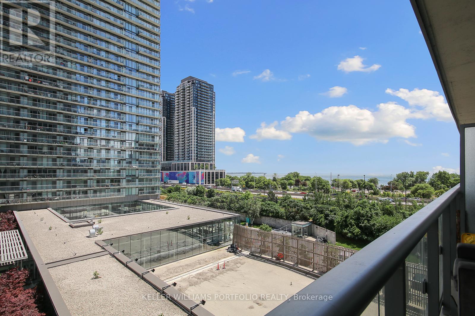 515 - 105 The Queensway Avenue, Toronto, Ontario  M6G 5B5 - Photo 24 - W12552568