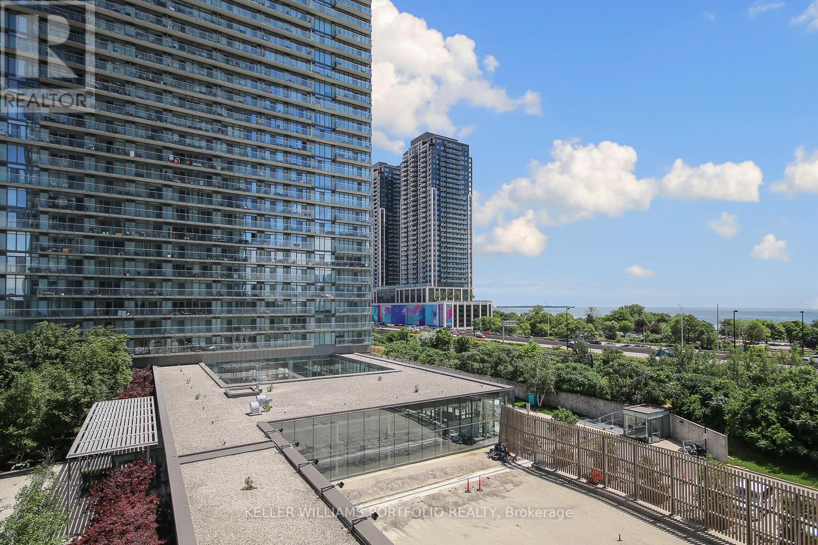 515 - 105 The Queensway Avenue, Toronto, Ontario  M6G 5B5 - Photo 27 - W12552568