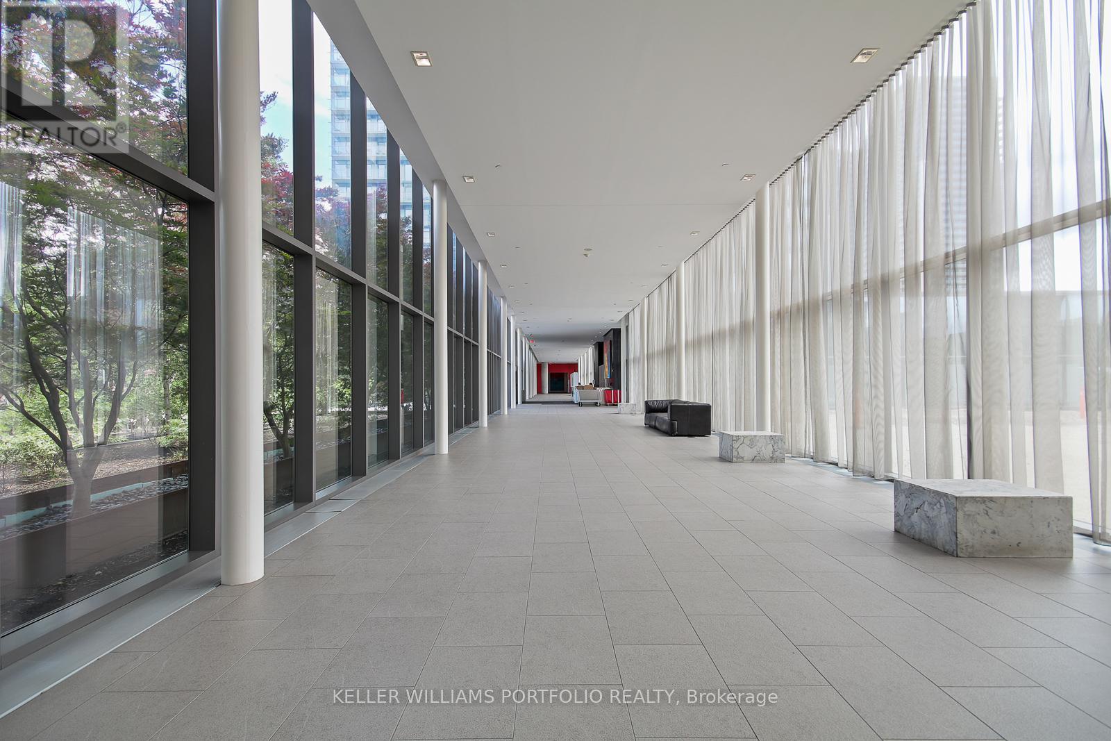 515 - 105 The Queensway Avenue, Toronto, Ontario  M6G 5B5 - Photo 32 - W12552568