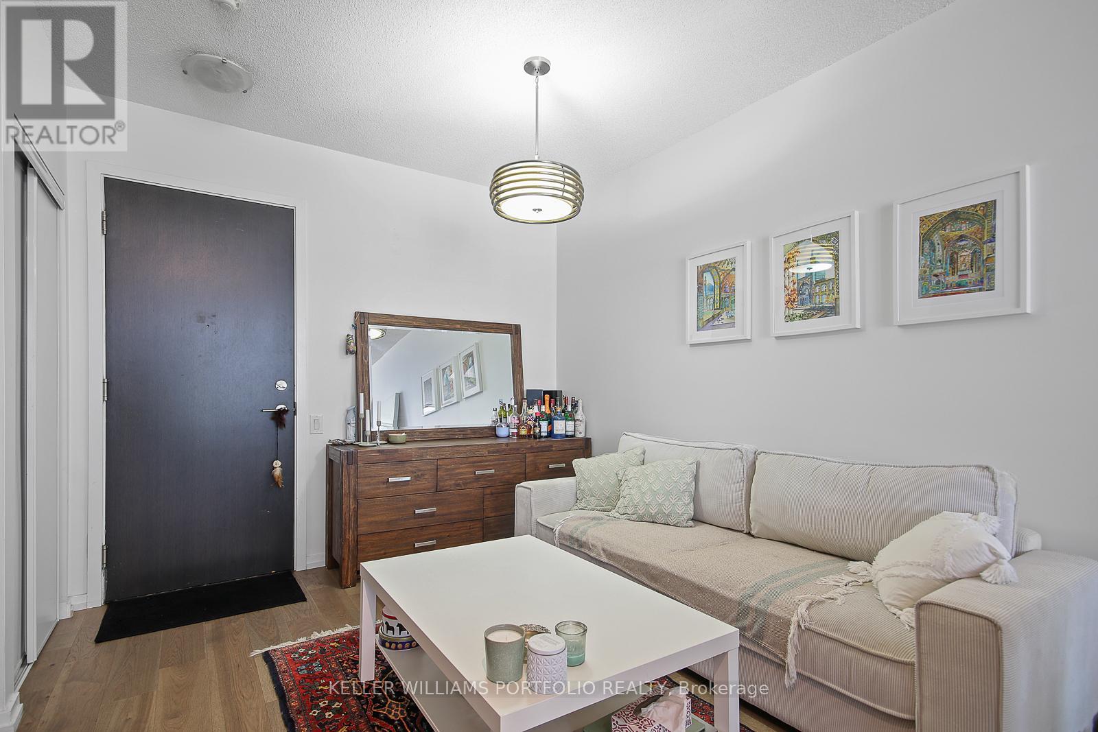 515 - 105 The Queensway Avenue, Toronto, Ontario  M6G 5B5 - Photo 4 - W12552568