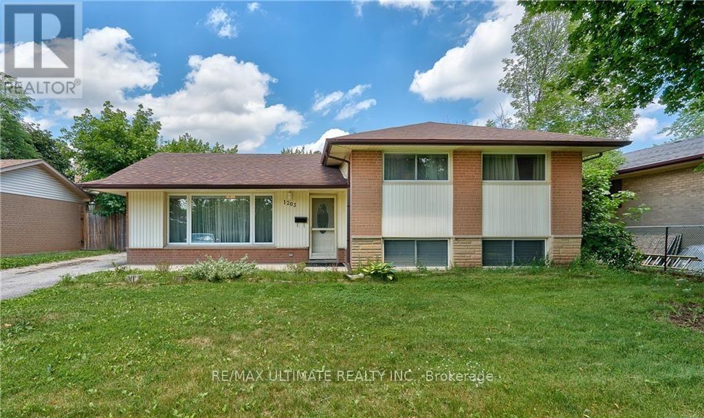 1203 Sixth Line, Oakville, Ontario  L6H 1W8 - Photo 1 - W12552578