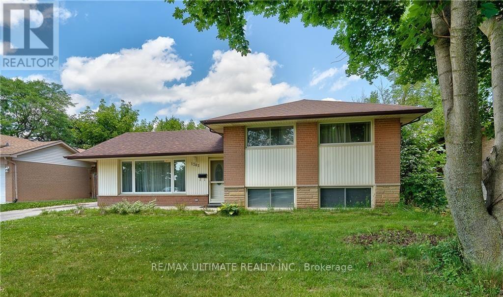 1203 Sixth Line, Oakville, Ontario  L6H 1W8 - Photo 2 - W12552578