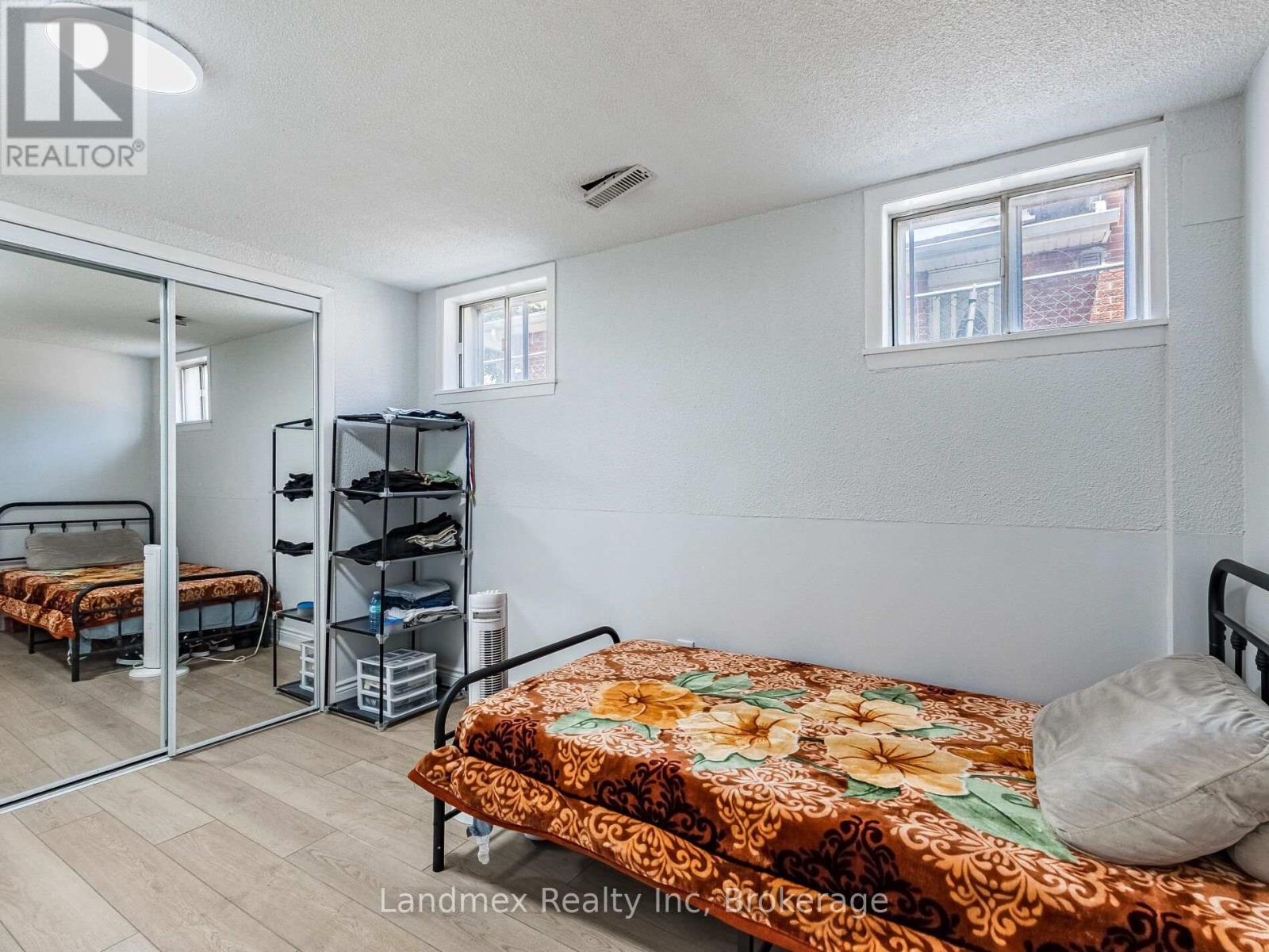 Lower - 7738 Kittridge Drive, Mississauga, Ontario  L4T 3J6 - Photo 8 - W12552602