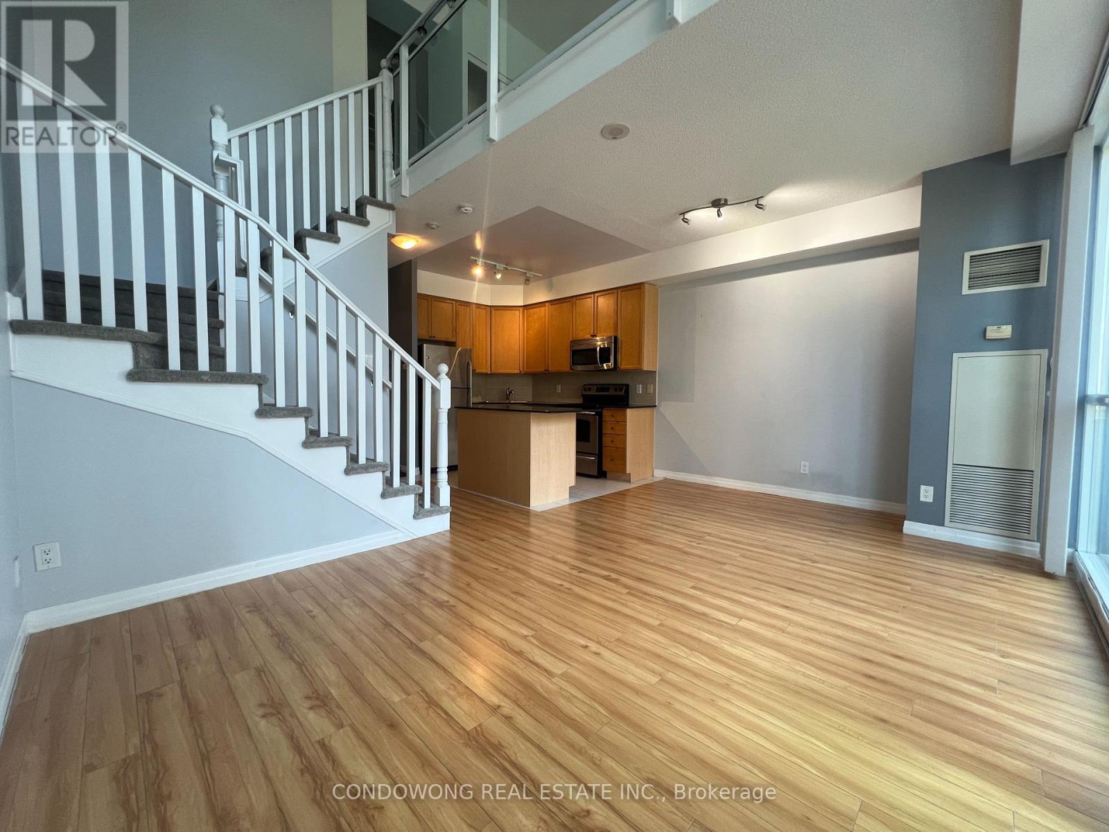 305 - 225 Webb Drive, Mississauga, Ontario  L5B 4P2 - Photo 1 - W12552614