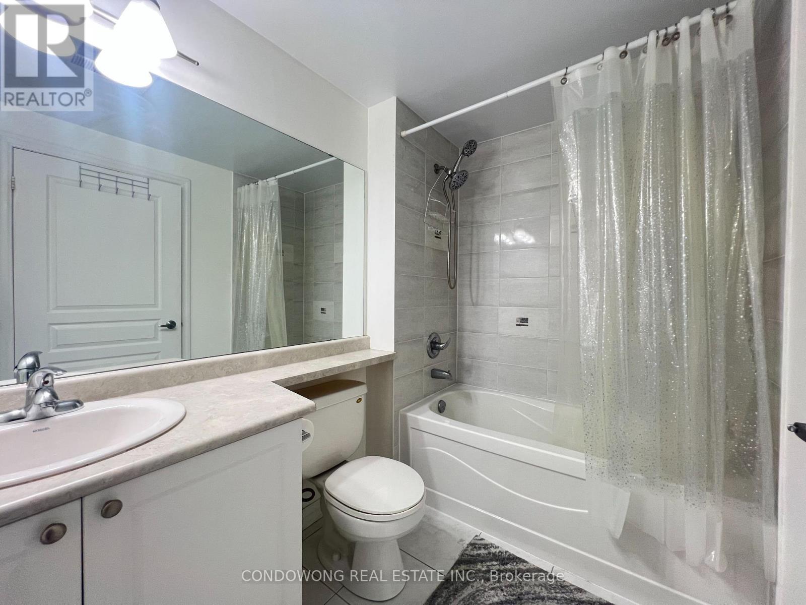 305 - 225 Webb Drive, Mississauga, Ontario  L5B 4P2 - Photo 11 - W12552614