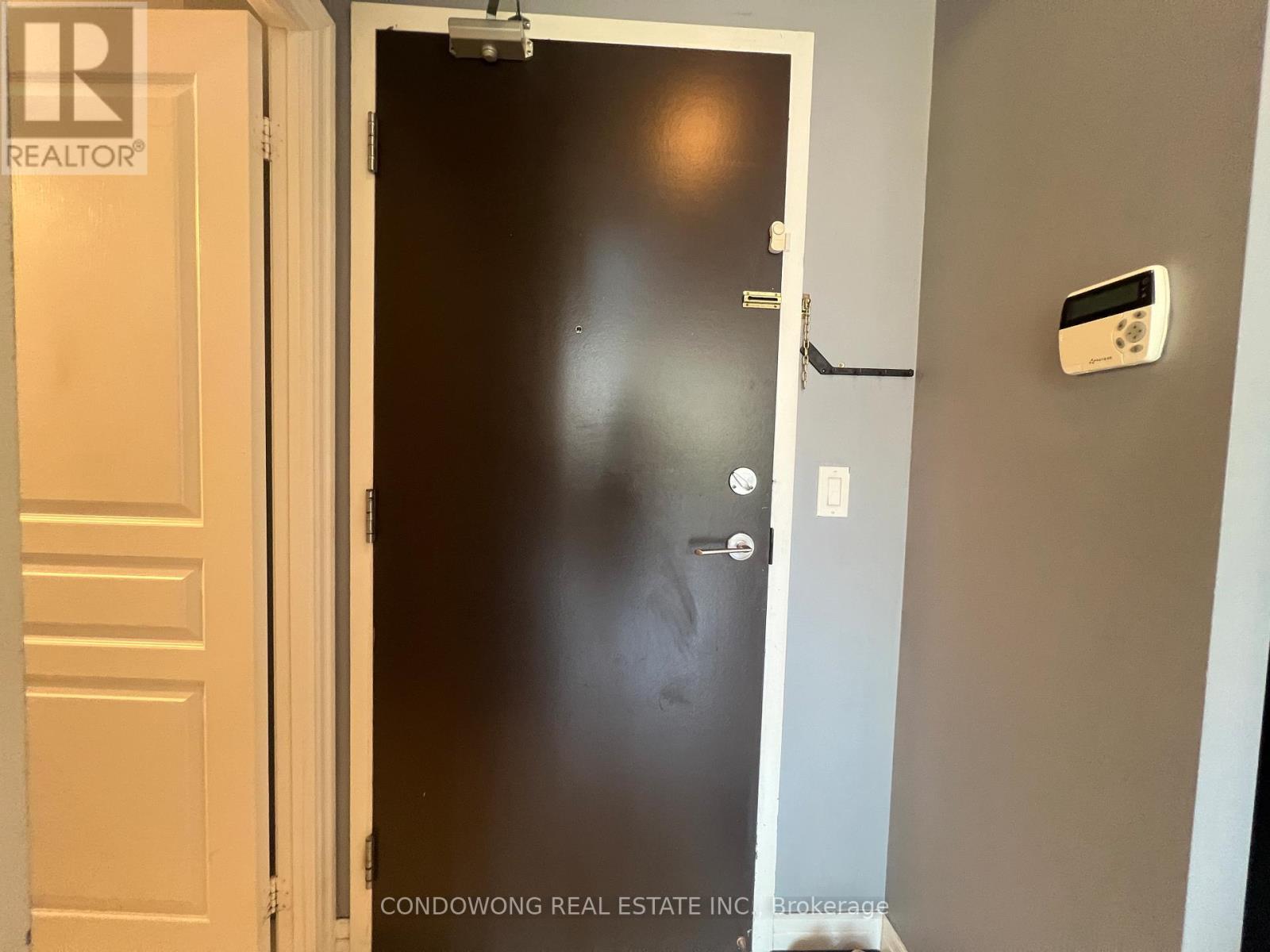 305 - 225 Webb Drive, Mississauga, Ontario  L5B 4P2 - Photo 15 - W12552614