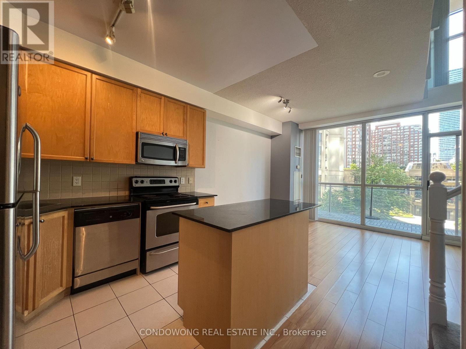 305 - 225 Webb Drive, Mississauga, Ontario  L5B 4P2 - Photo 17 - W12552614