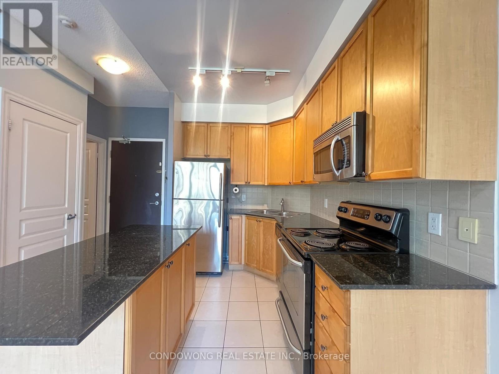 305 - 225 Webb Drive, Mississauga, Ontario  L5B 4P2 - Photo 18 - W12552614