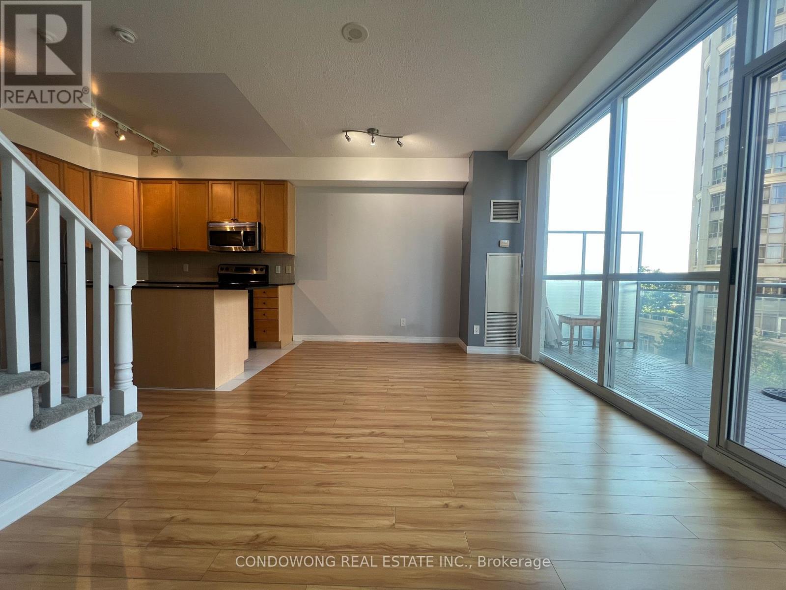 305 - 225 Webb Drive, Mississauga, Ontario  L5B 4P2 - Photo 22 - W12552614