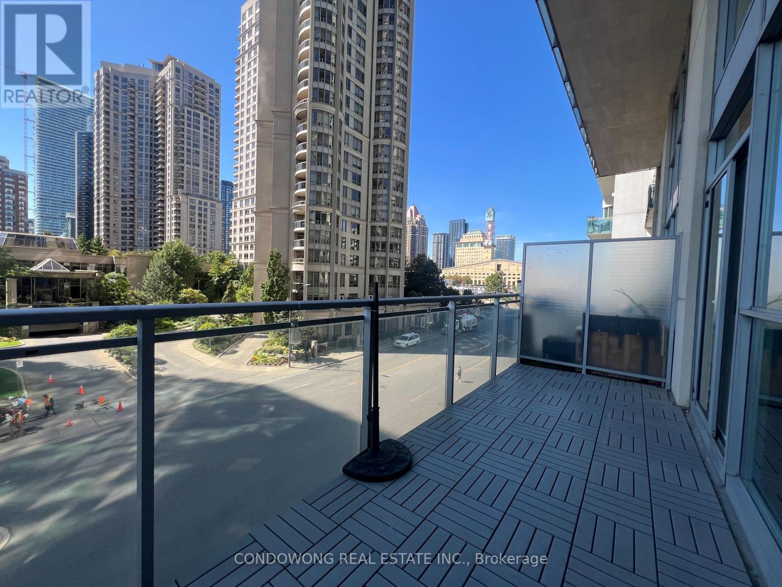 305 - 225 Webb Drive, Mississauga, Ontario  L5B 4P2 - Photo 26 - W12552614