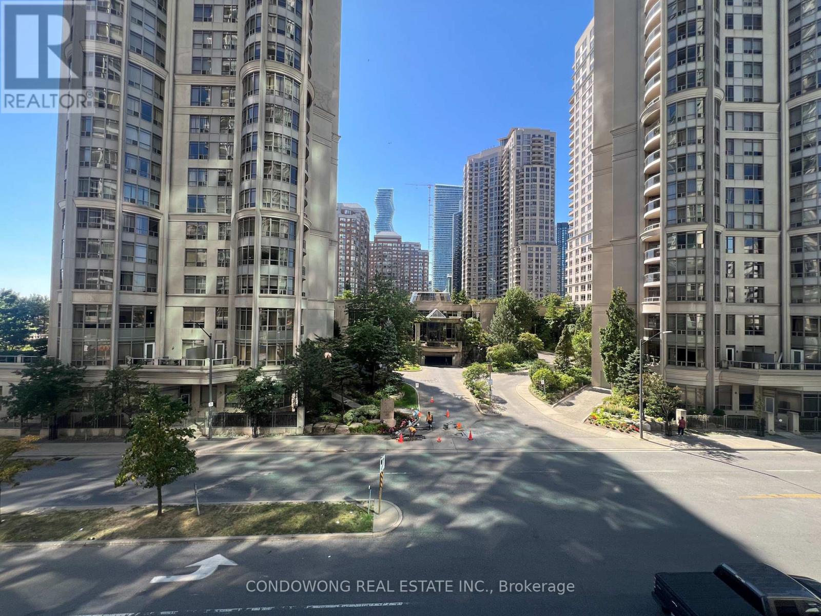 305 - 225 Webb Drive, Mississauga, Ontario  L5B 4P2 - Photo 27 - W12552614