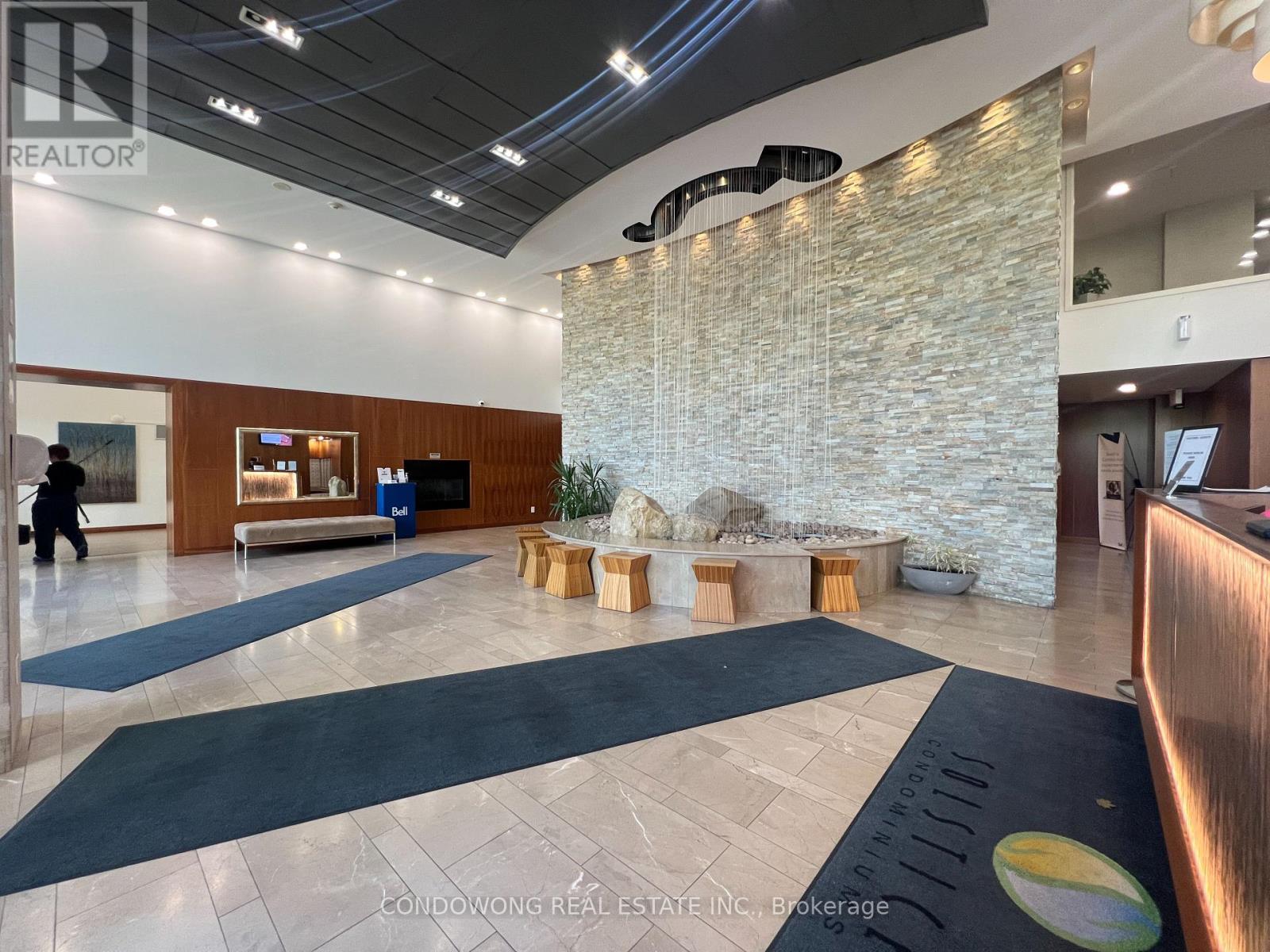 305 - 225 Webb Drive, Mississauga, Ontario  L5B 4P2 - Photo 30 - W12552614