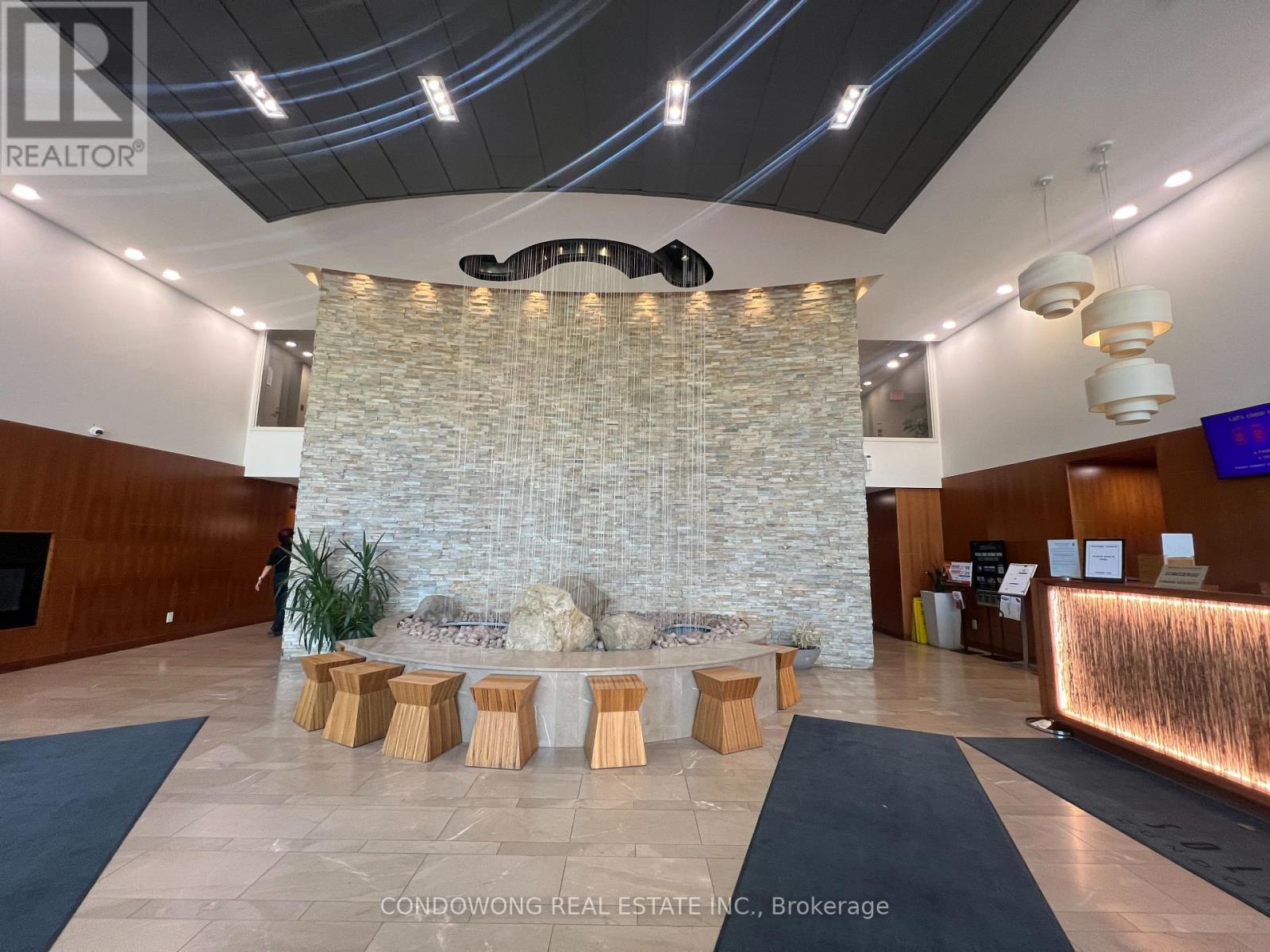 305 - 225 Webb Drive, Mississauga, Ontario  L5B 4P2 - Photo 31 - W12552614