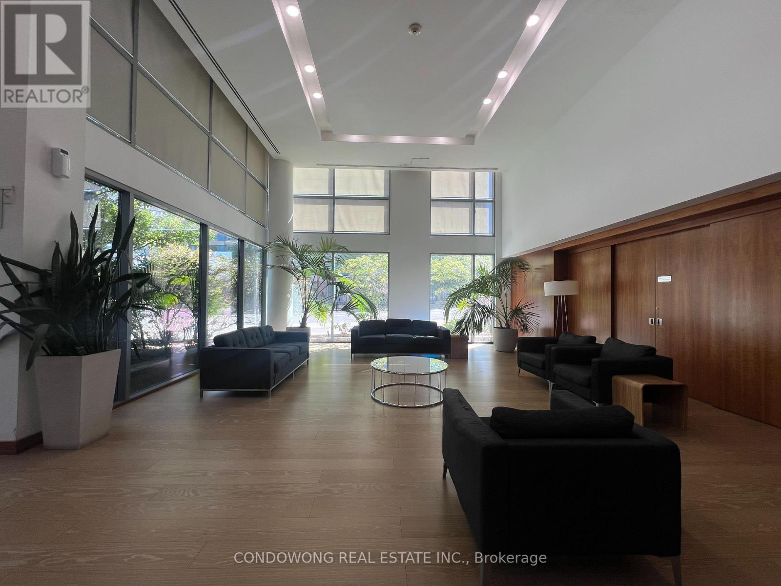 305 - 225 Webb Drive, Mississauga, Ontario  L5B 4P2 - Photo 33 - W12552614