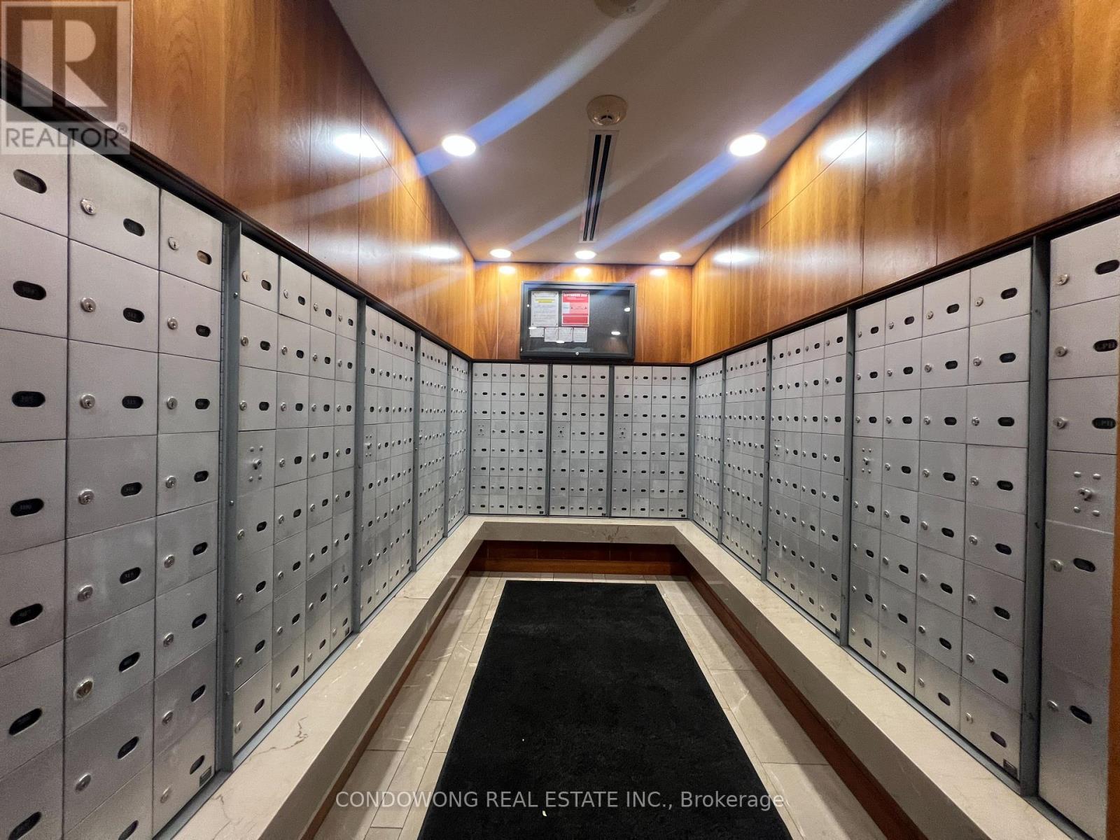 305 - 225 Webb Drive, Mississauga, Ontario  L5B 4P2 - Photo 34 - W12552614