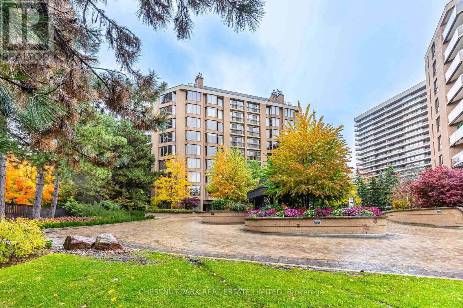 406 - 70 Rosehill Avenue, Toronto, Ontario  M4T 2W7 - Photo 1 - C12550832