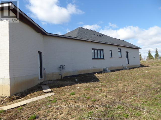 455 Mines Road, Haldimand, Ontario N3W 1X6 - Photo 4 - X12552666