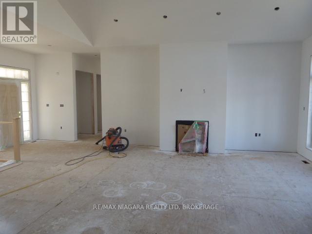 455 Mines Road, Haldimand, Ontario N3W 1X6 - Photo 9 - X12552666