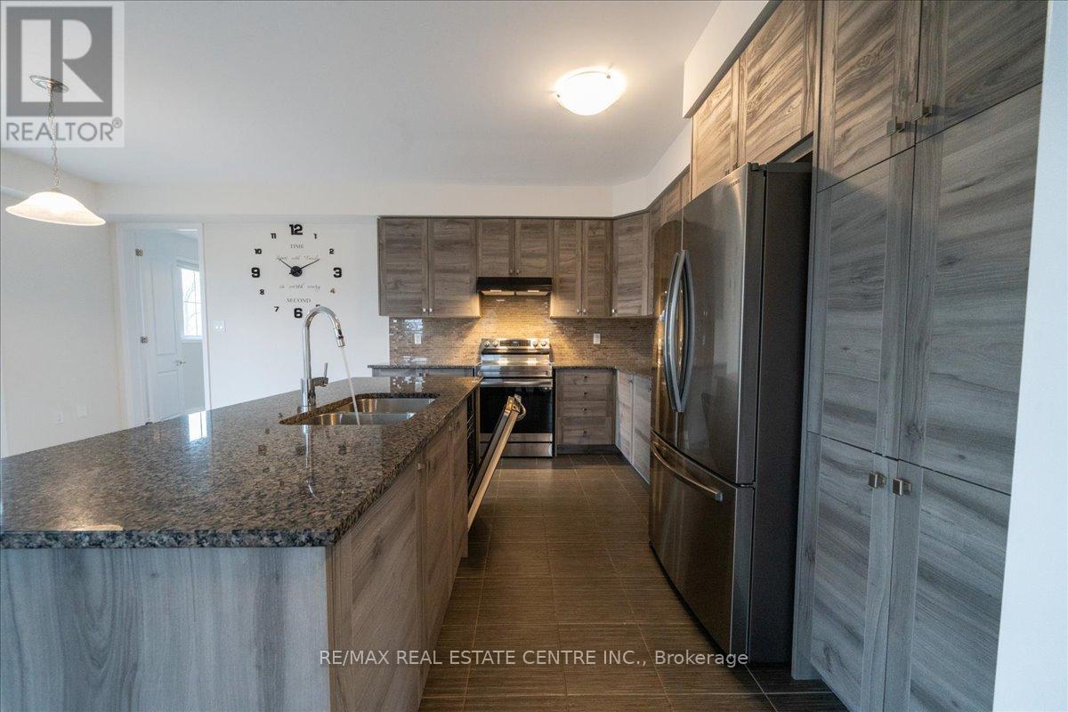 107 Cuesta Heights, Hamilton, Ontario  L8J 0M2 - Photo 18 - X12552450