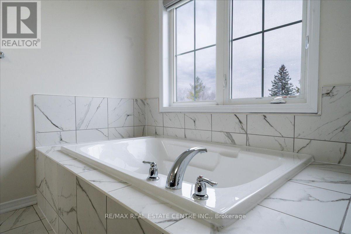 107 Cuesta Heights, Hamilton, Ontario  L8J 0M2 - Photo 27 - X12552450