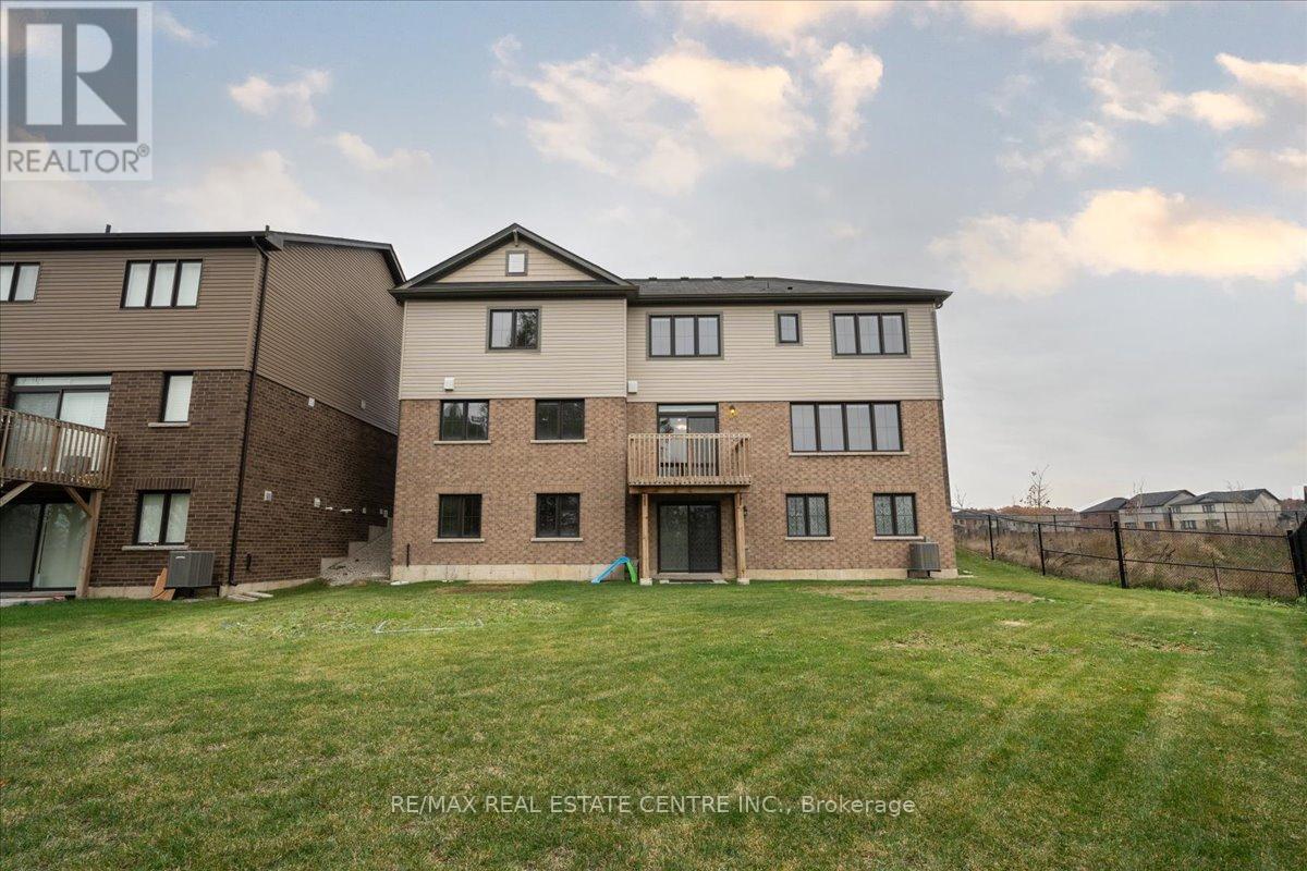 107 Cuesta Heights, Hamilton, Ontario  L8J 0M2 - Photo 41 - X12552450