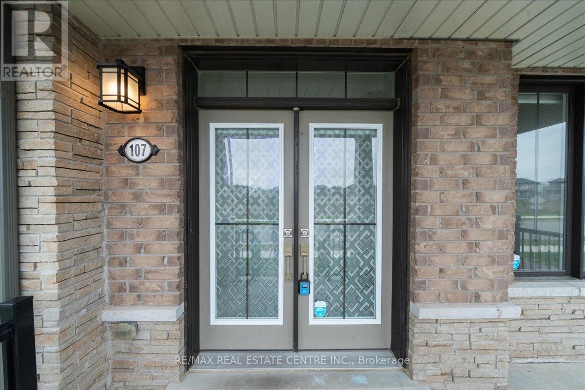 107 Cuesta Heights, Hamilton, Ontario  L8J 0M2 - Photo 5 - X12552450