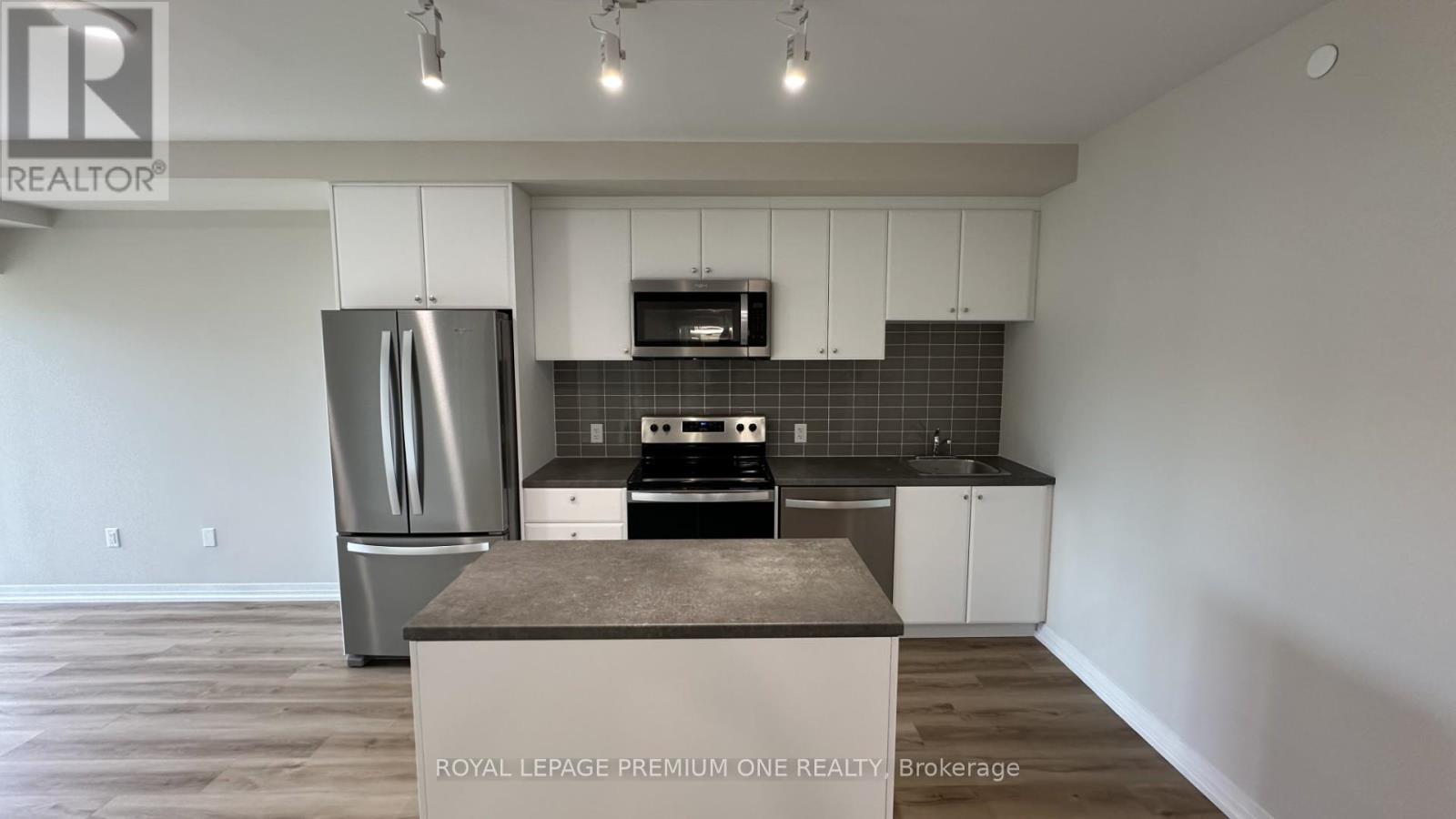 220 - 50 Herrick Avenue, St. Catharines, Ontario L2P 2T9 - Photo 12 - X12552482